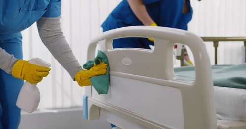 Hygiënisch werken in de zorg: Waarom is het zo belangrijk?