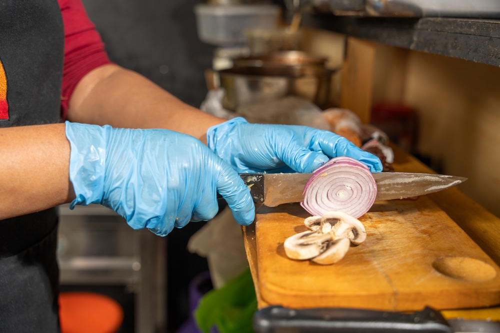 waarom kiezen voor wegwerphandschoenen in de horeca